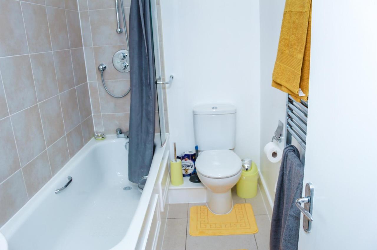 Camden Guest House Double Bedroom With Super Large King Bed London Eksteriør billede