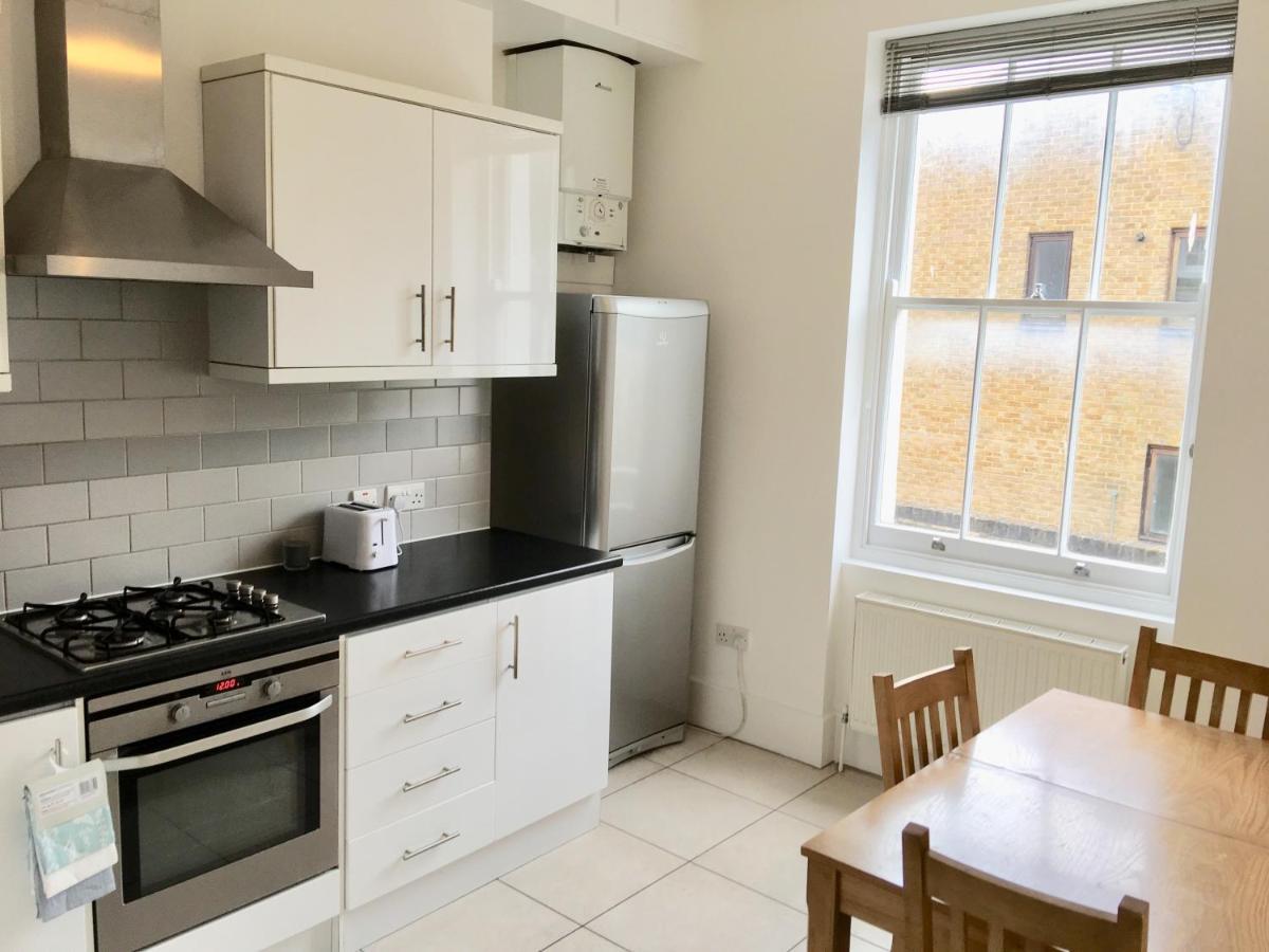 Camden Guest House Double Bedroom With Super Large King Bed London Eksteriør billede
