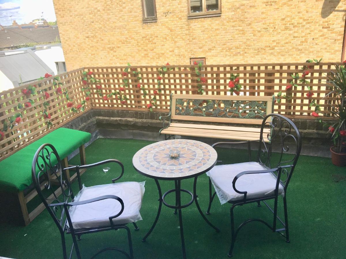 Camden Guest House Double Bedroom With Super Large King Bed London Eksteriør billede