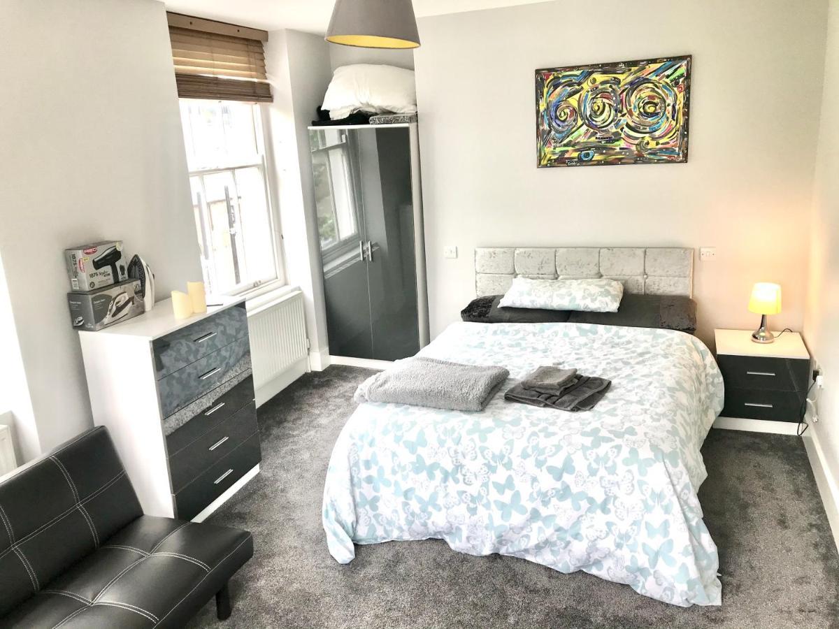 Camden Guest House Double Bedroom With Super Large King Bed London Eksteriør billede
