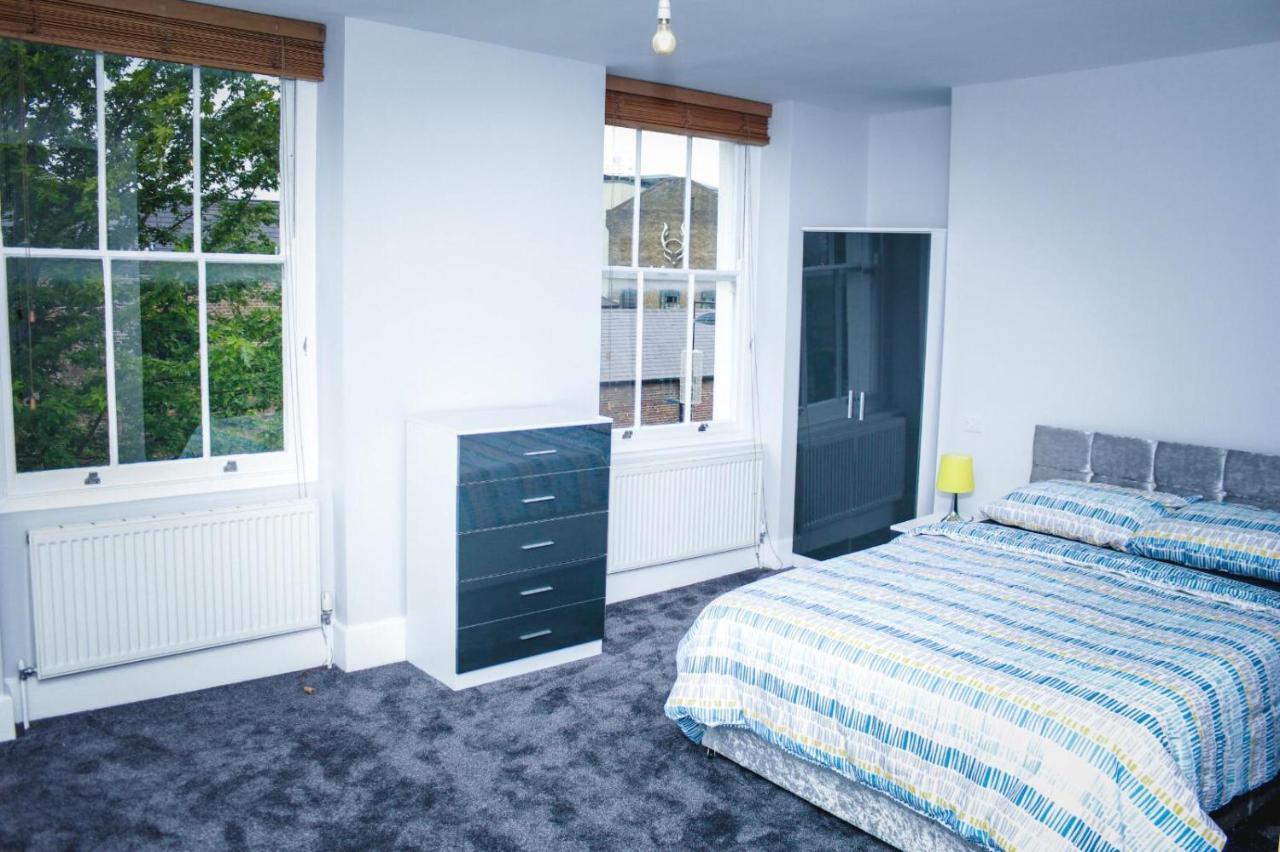 Camden Guest House Double Bedroom With Super Large King Bed London Eksteriør billede