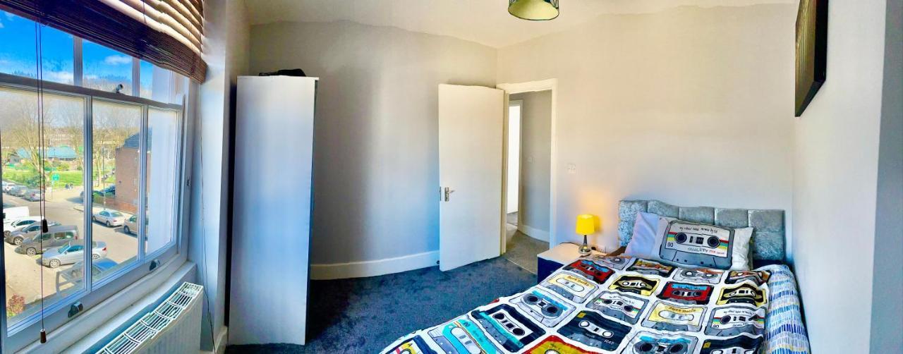 Camden Guest House Double Bedroom With Super Large King Bed London Eksteriør billede